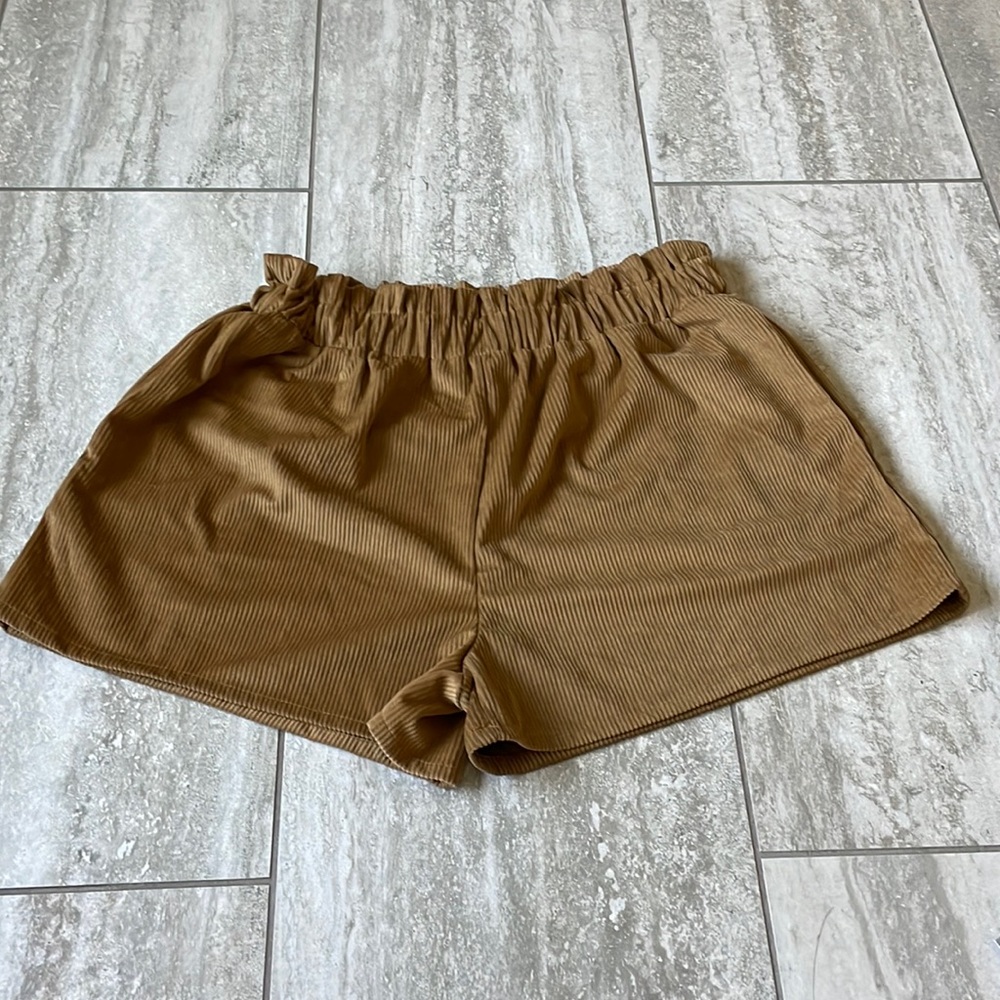 Dizzy Lizzy brown corduroy shorts for women